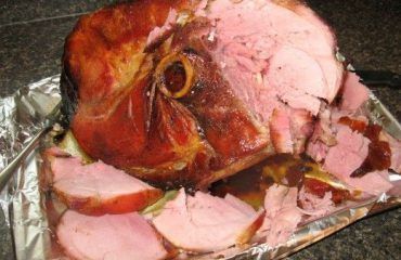 Wędzona szynka w sokach owocowych i cukrze brązowym – PolGrill Wędzona szynka w sokach owocowych i cukrze brązowym - PolGrill