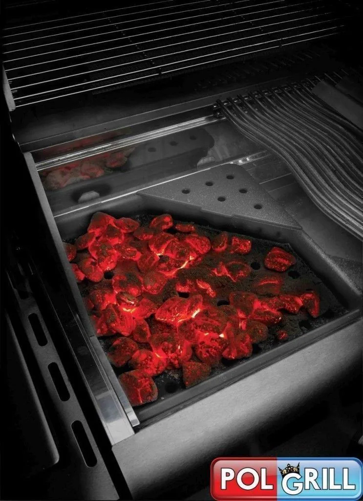 67731-smoker-charocal-tray_in_use-polgrill