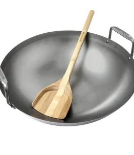 polgrill-120779-wok-big-green-egg-ze-stali-weglowej-z-bambubsowa-szpatulka-1