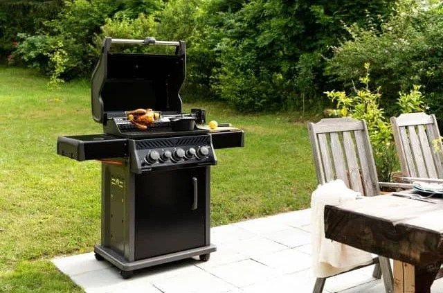grill-Napoleon-Rogue-RB425RSBPK-1-PL-polgrill-dealer-1