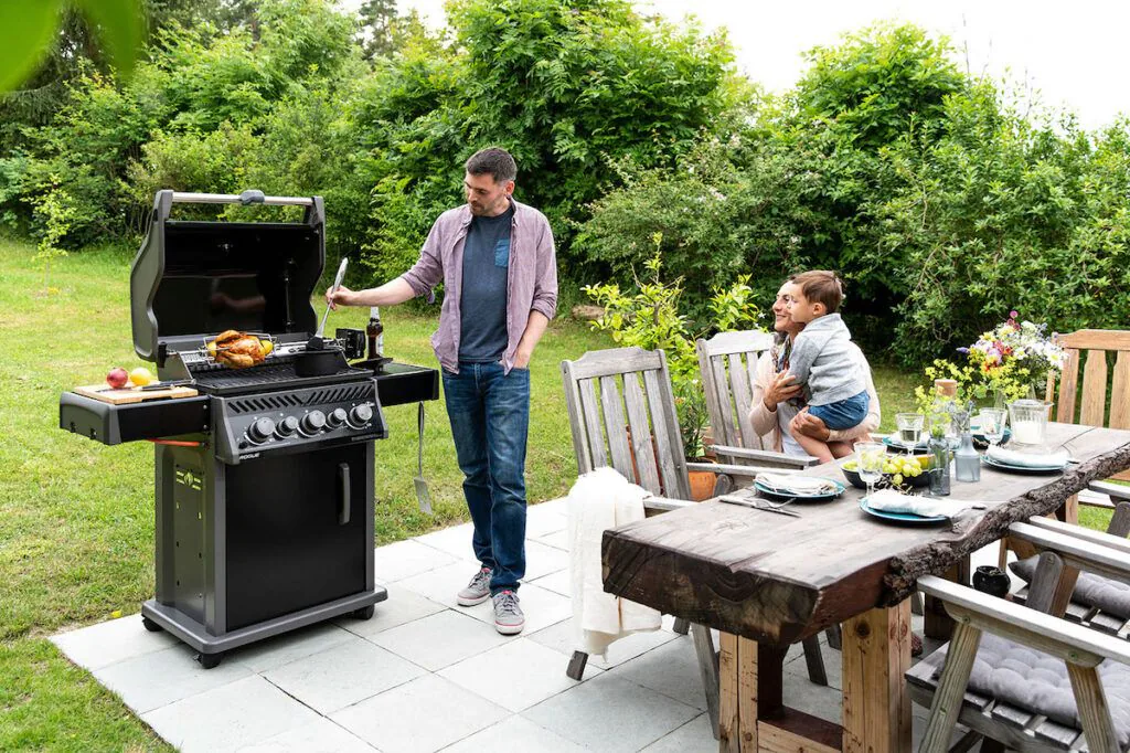 grill-Napoleon-Rogue-RB425RSBPK-1-PL-polgrill-dealer