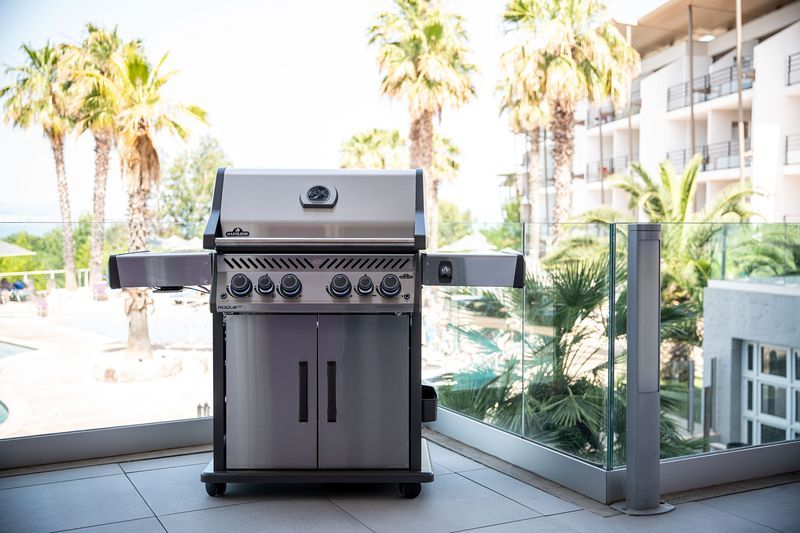 grill-napoleon-RSE525-stainless-steel-polgrill