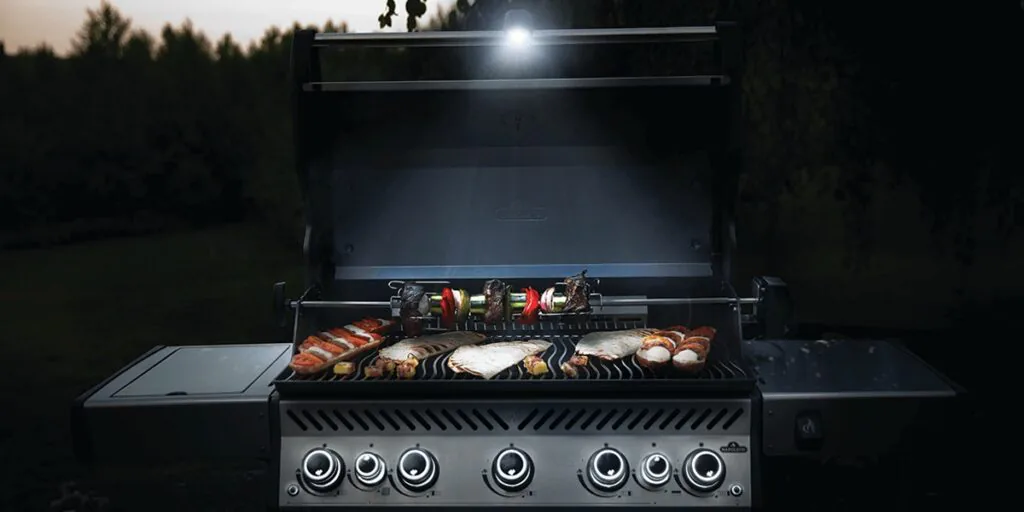 20029-lampka-led-na-rączkę-grilla-napoleon-polgrill1
