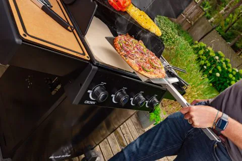 Polgrill_pizza_na_Crown_410_broilking